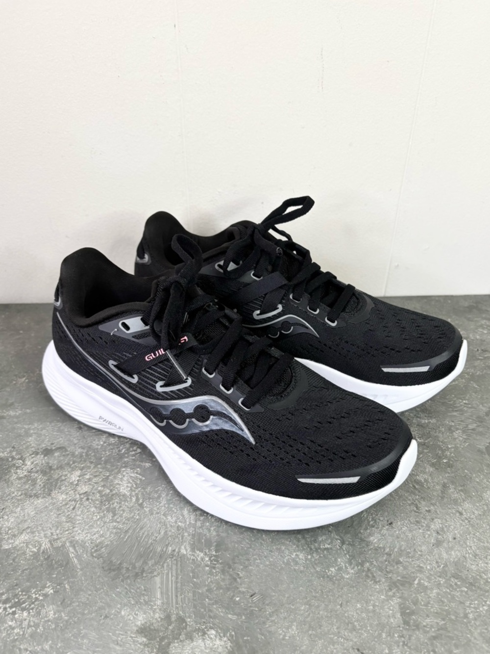 Saucony black guide 16 running sneakers shoes athletic comfort size 7 new